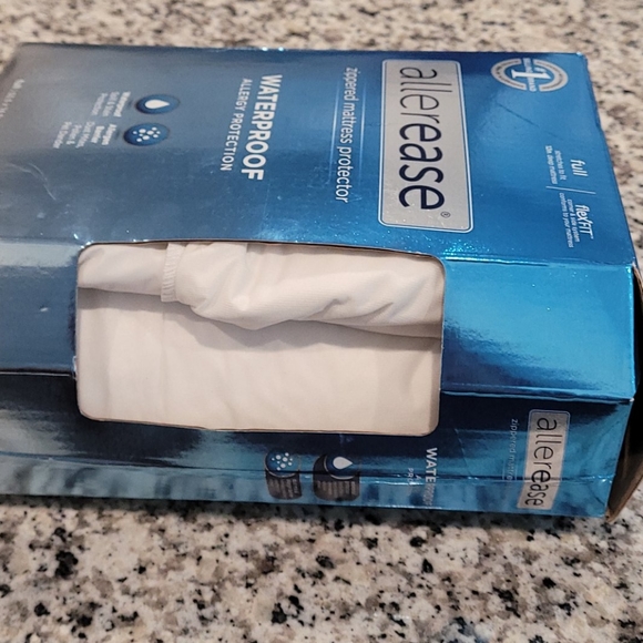 Allerease zippered mattess protector. - Picture 8 of 8